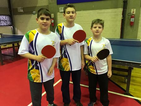 Giovane, Giuliano e Leonardo representaram a AABB de Porto Alegre no Campeonato Estadual de Tênis de