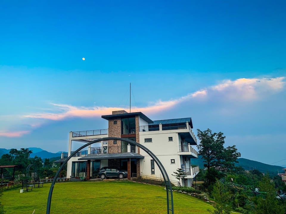 luxurious homestay in Dehradun