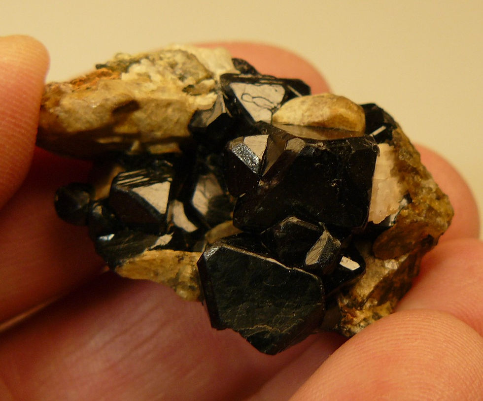 Thumbnail: Spinel and Olivine