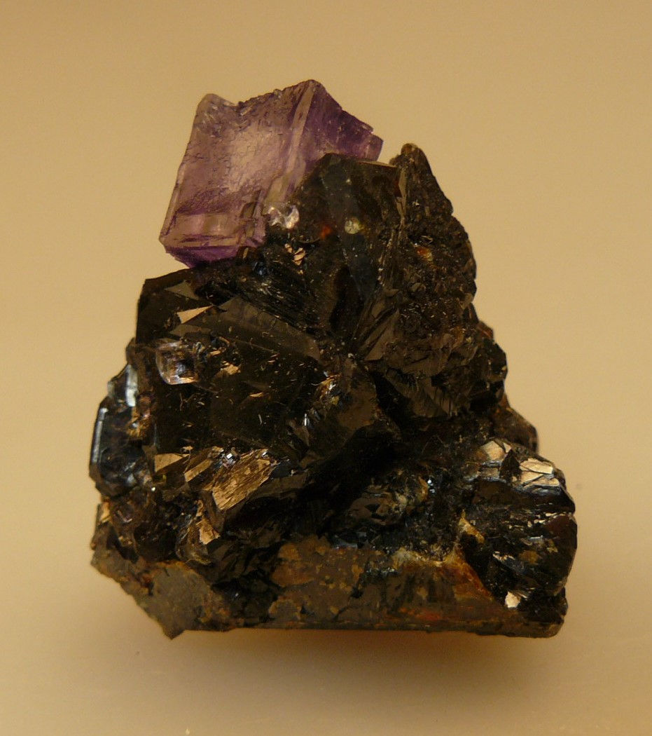 Thumbnail: Fluorite and Sphalerite
