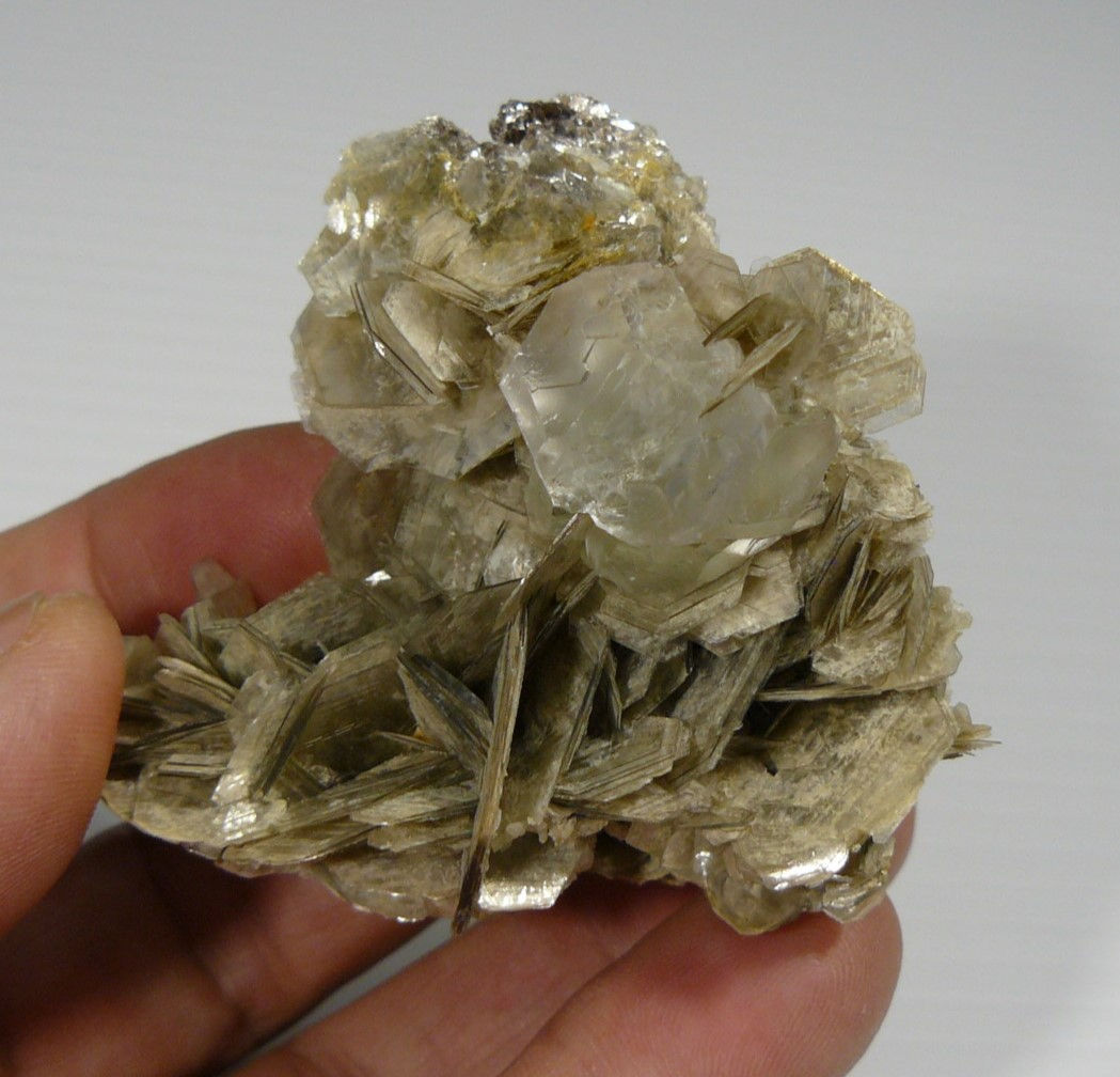 Fluorite on Muscovite