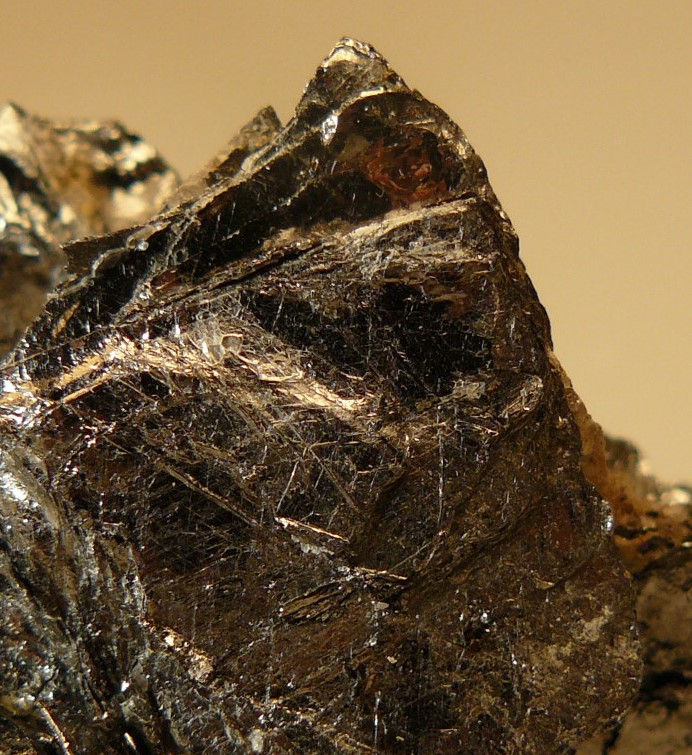 Thumbnail: Graphite on Diopside with Fluorite and Calcite