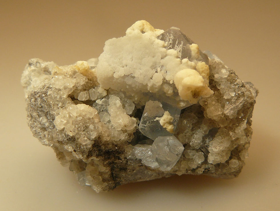 Thumbnail: Strontianite on Celestine and Calcite