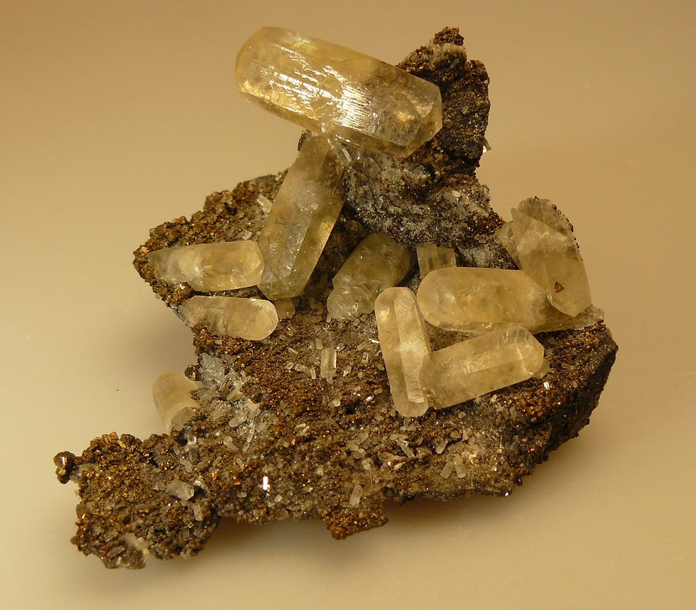 Thumbnail: Calcite with Chalcopyrite
