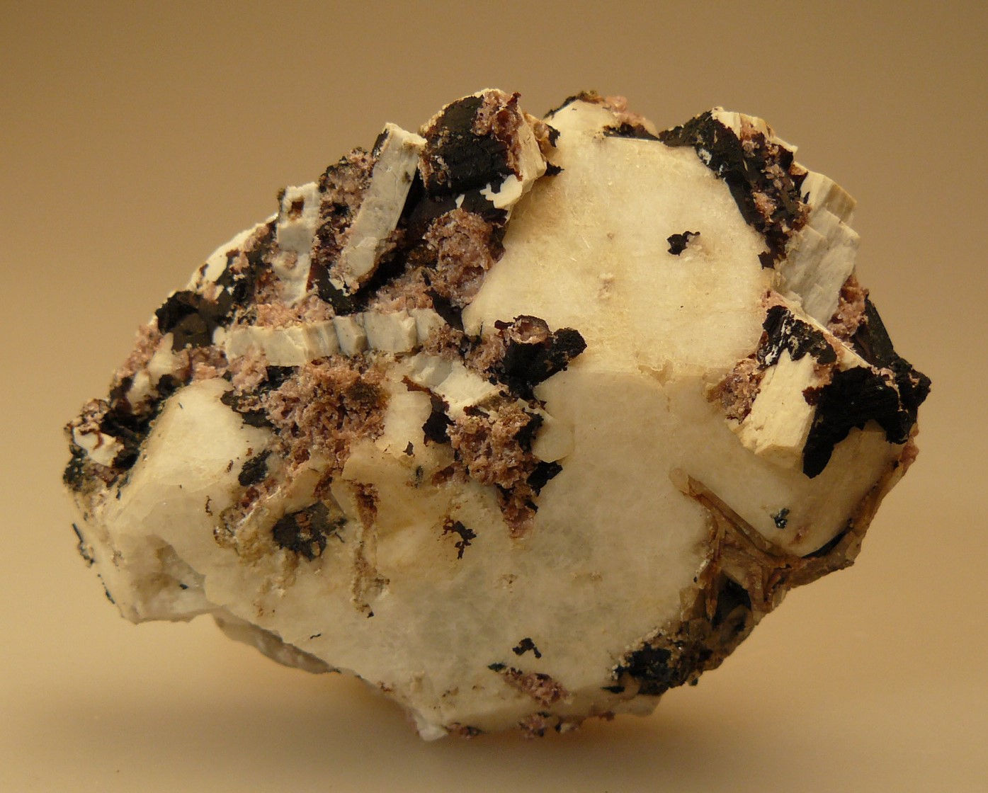 Analcime and Rhodochrosite