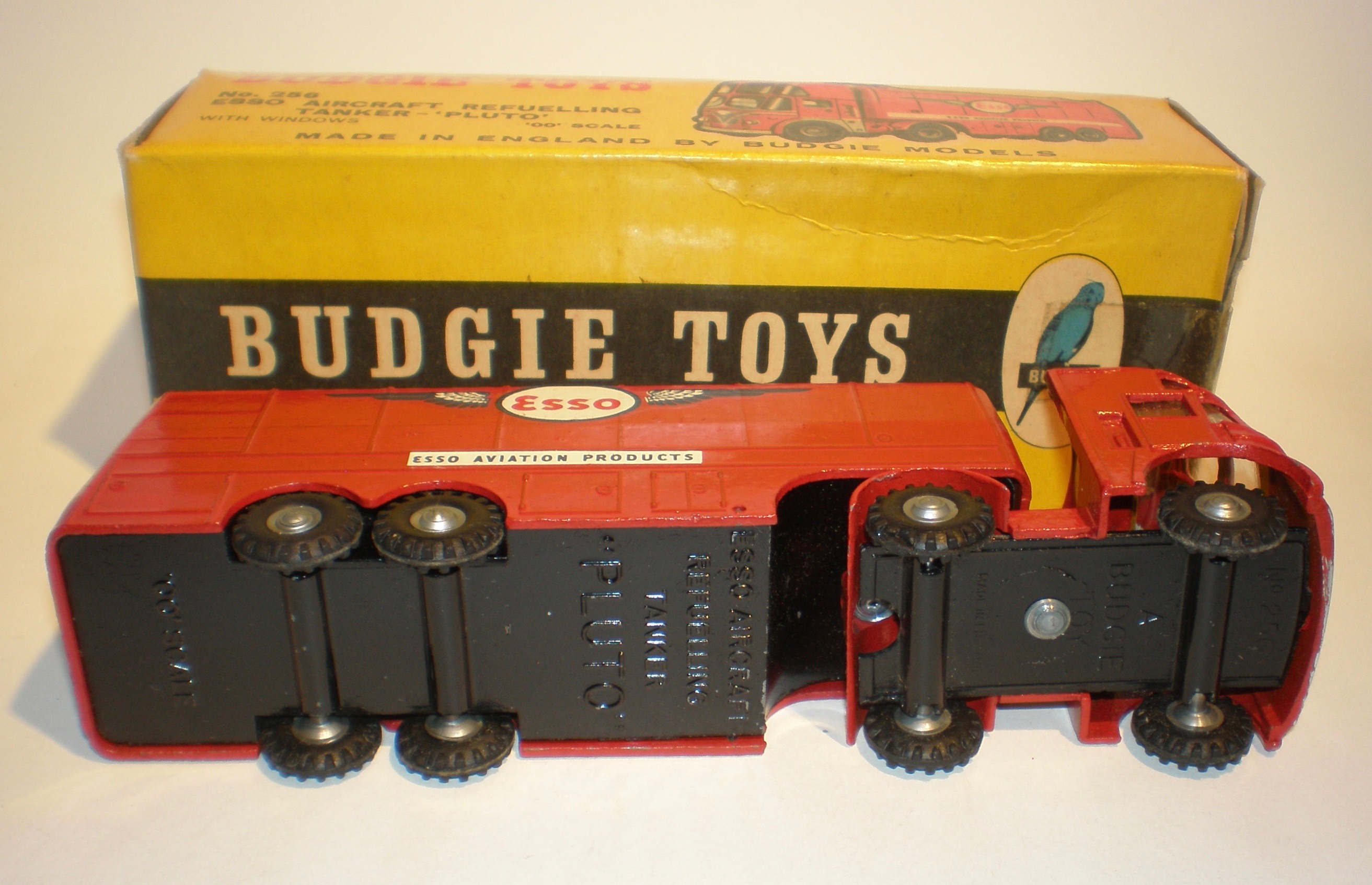 8e9407_b35c653370ec4772921f4385a1b7081a~