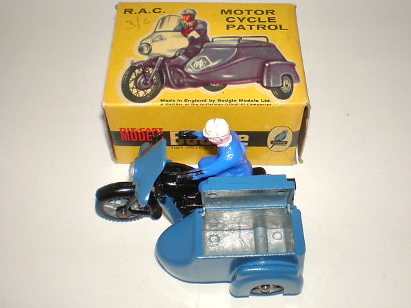 Budgie No.454 RAC Motorcycle Patrol (Series 2)