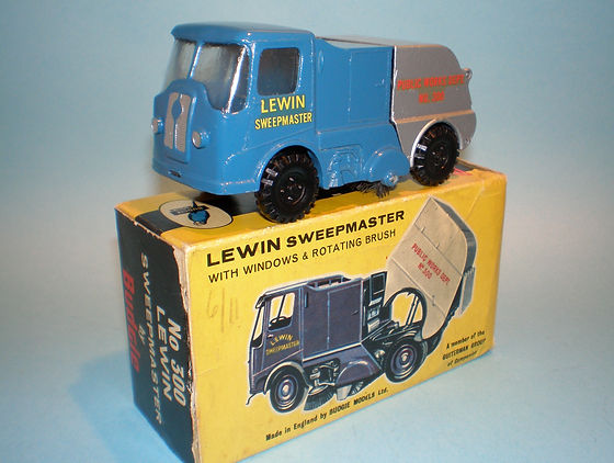 Vintage Budgie Toys 300 Lewin Sweepmaster diecast toy