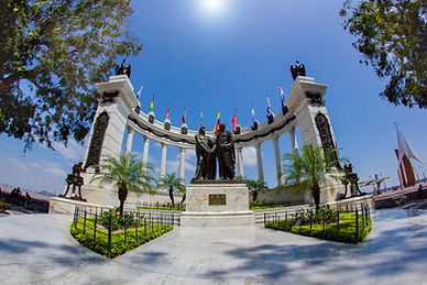 Malecón 2000 - Rotonda Bolívar y San Martín.jpg