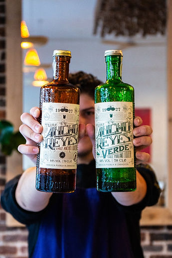 Les belles bouteilles de Ancho Reyes chez Alegrías