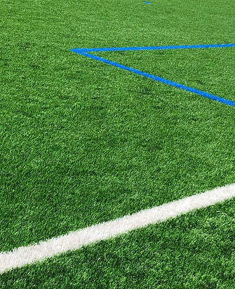 サッカー人工芝1_edited.jpg