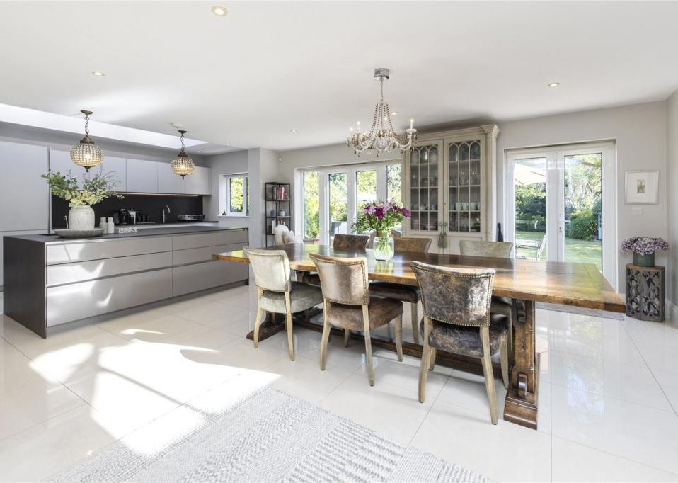 KITCHEN DINER