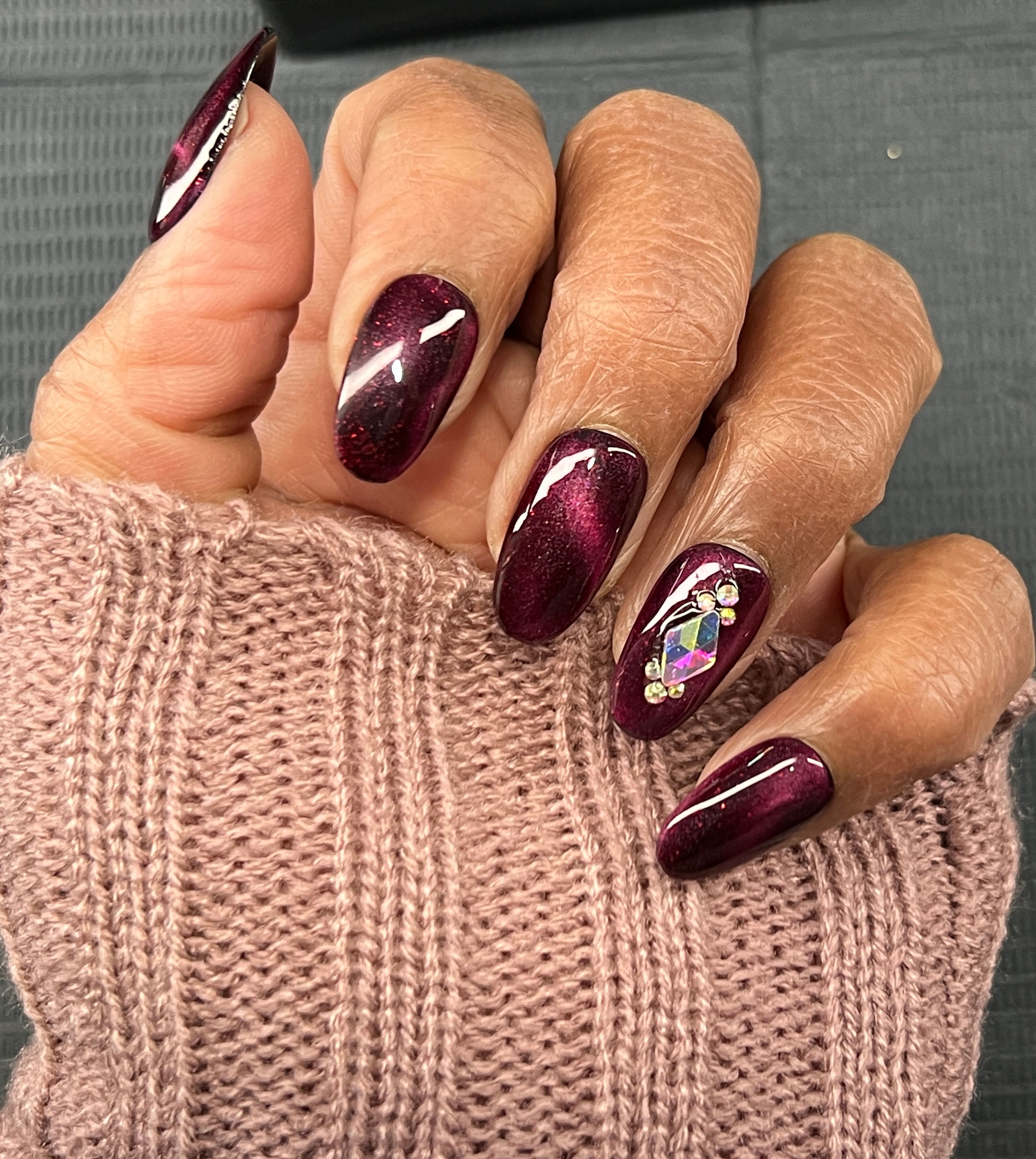 "Crimson Allure" Press-on Nails