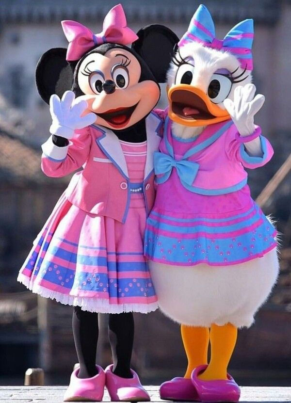 MINNIE AND DAISY CHARACTERS