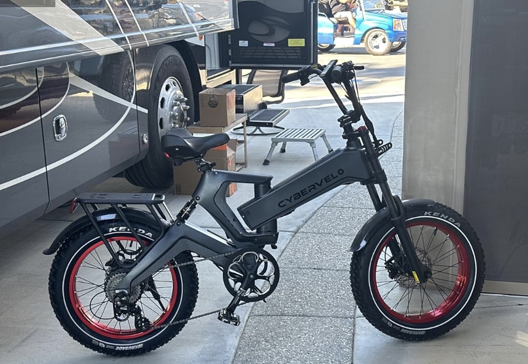 Close-up detail photo of EK6 Max 2.0 components