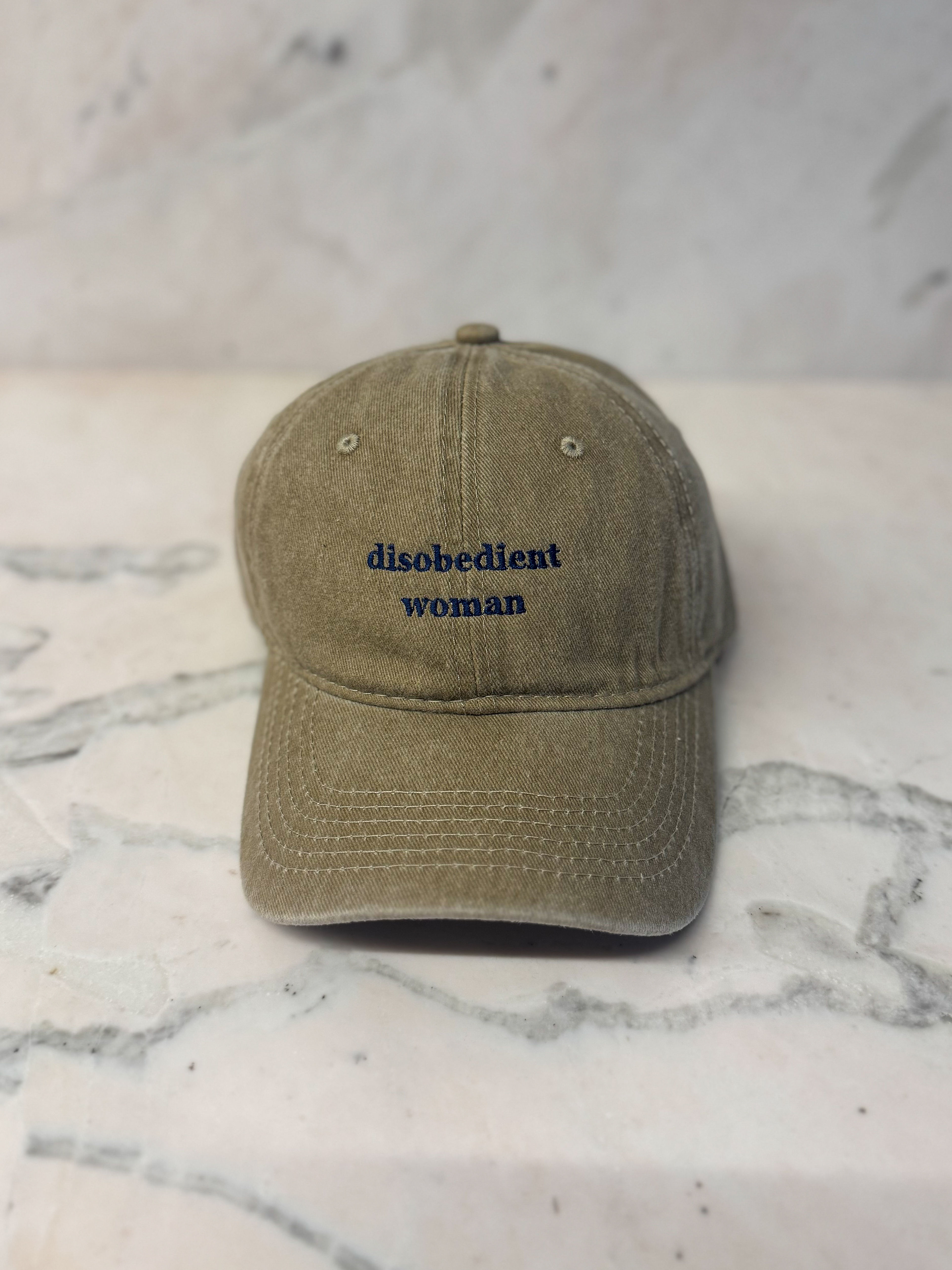 Boné Disobedient Woman Bege