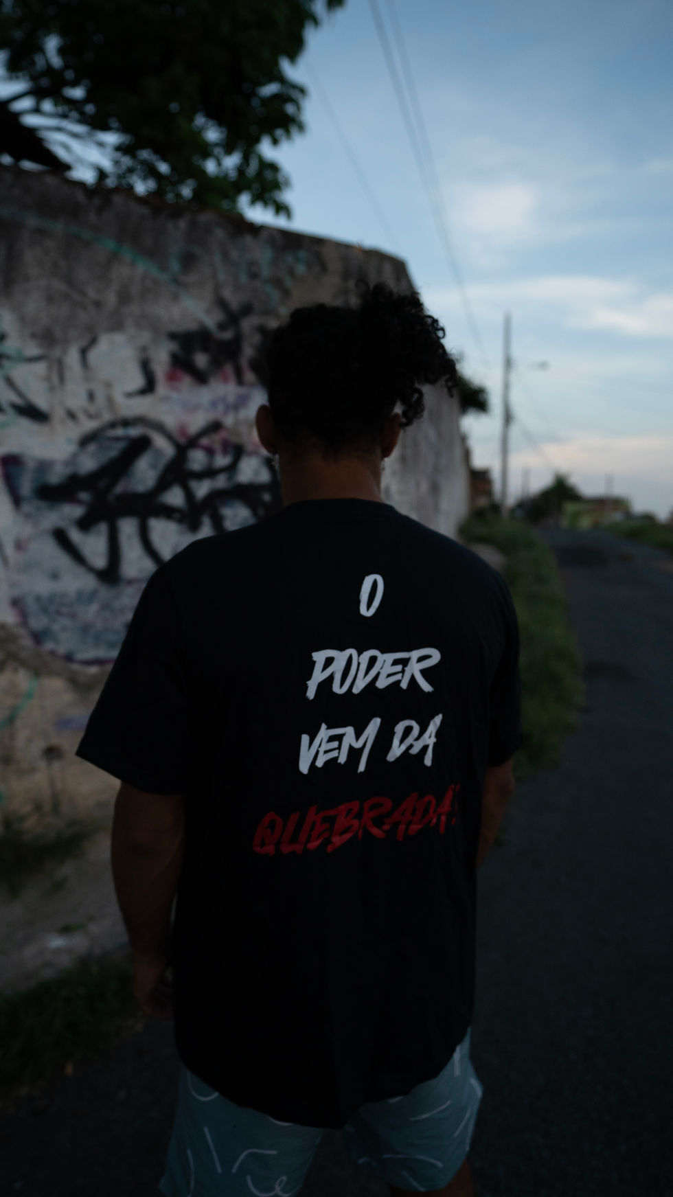 Miniatura: Peita "O poder vem da quebrada"