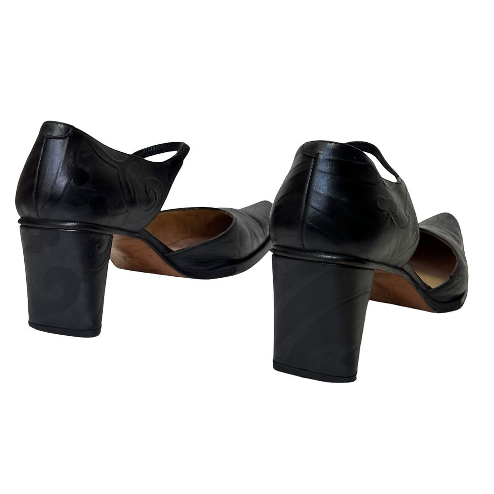 Thumbnail: 90s 'Muxart' Mary Janes