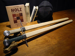 Trainingswaffen Teil 2:
Trainingswaffen aus Holz