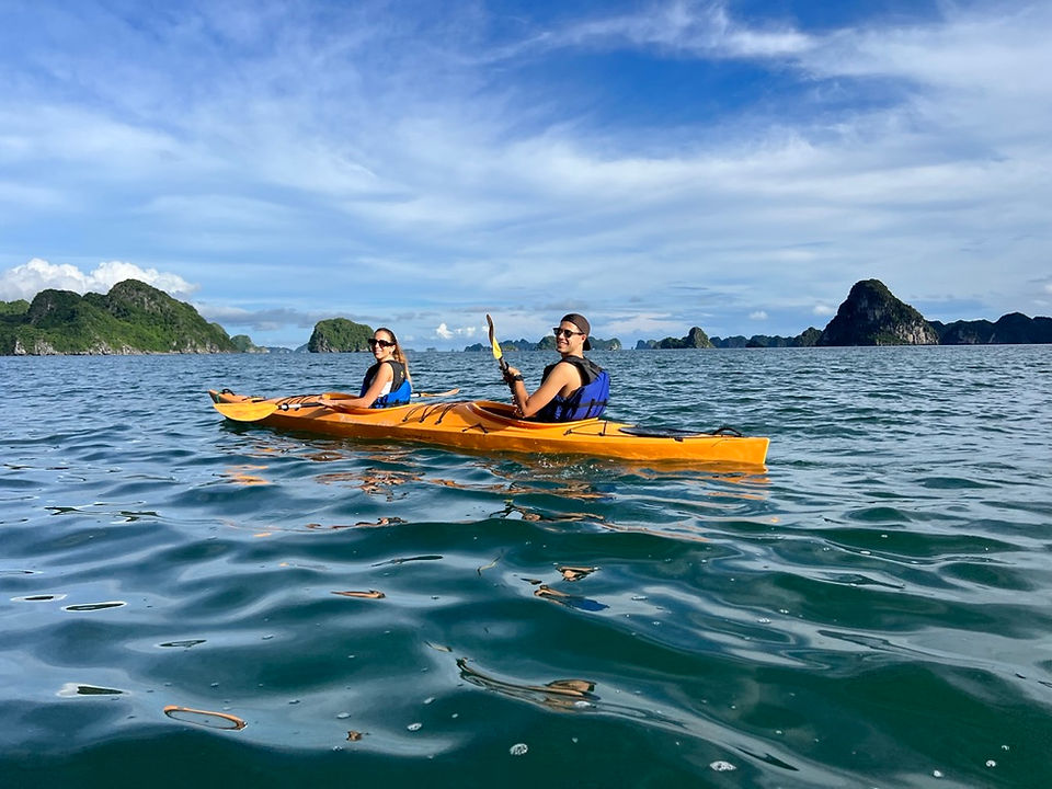 Kayak nella Baia di Bai Tu Long 