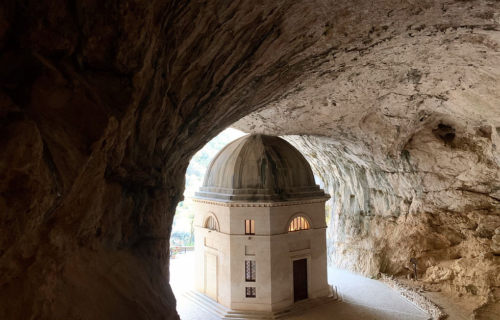 Tempio del Valadier, Marche