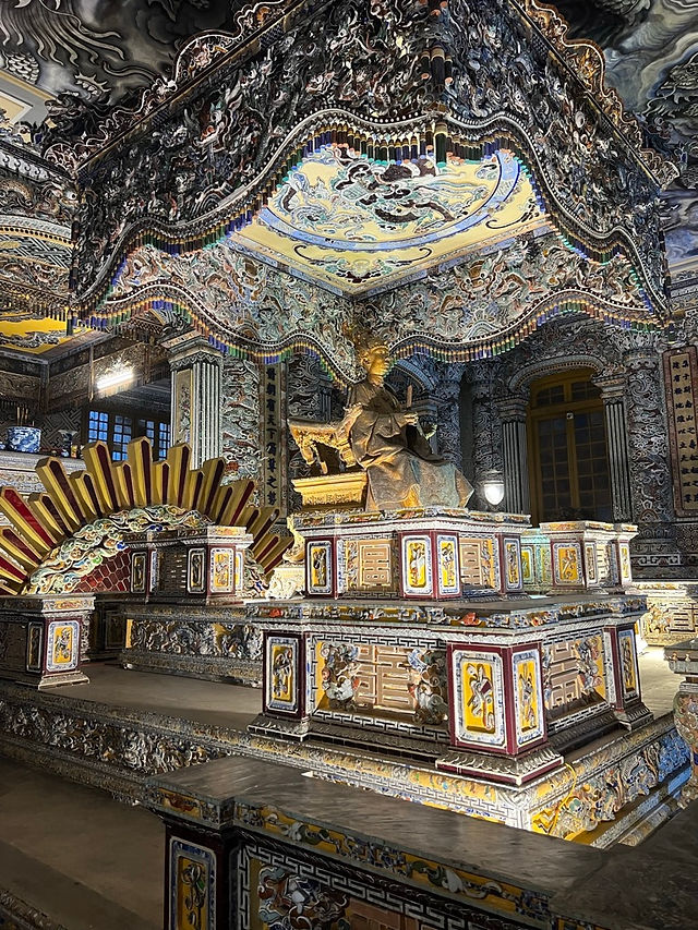 Mausoleo dell’Imperatore Khai Dinh, Hue