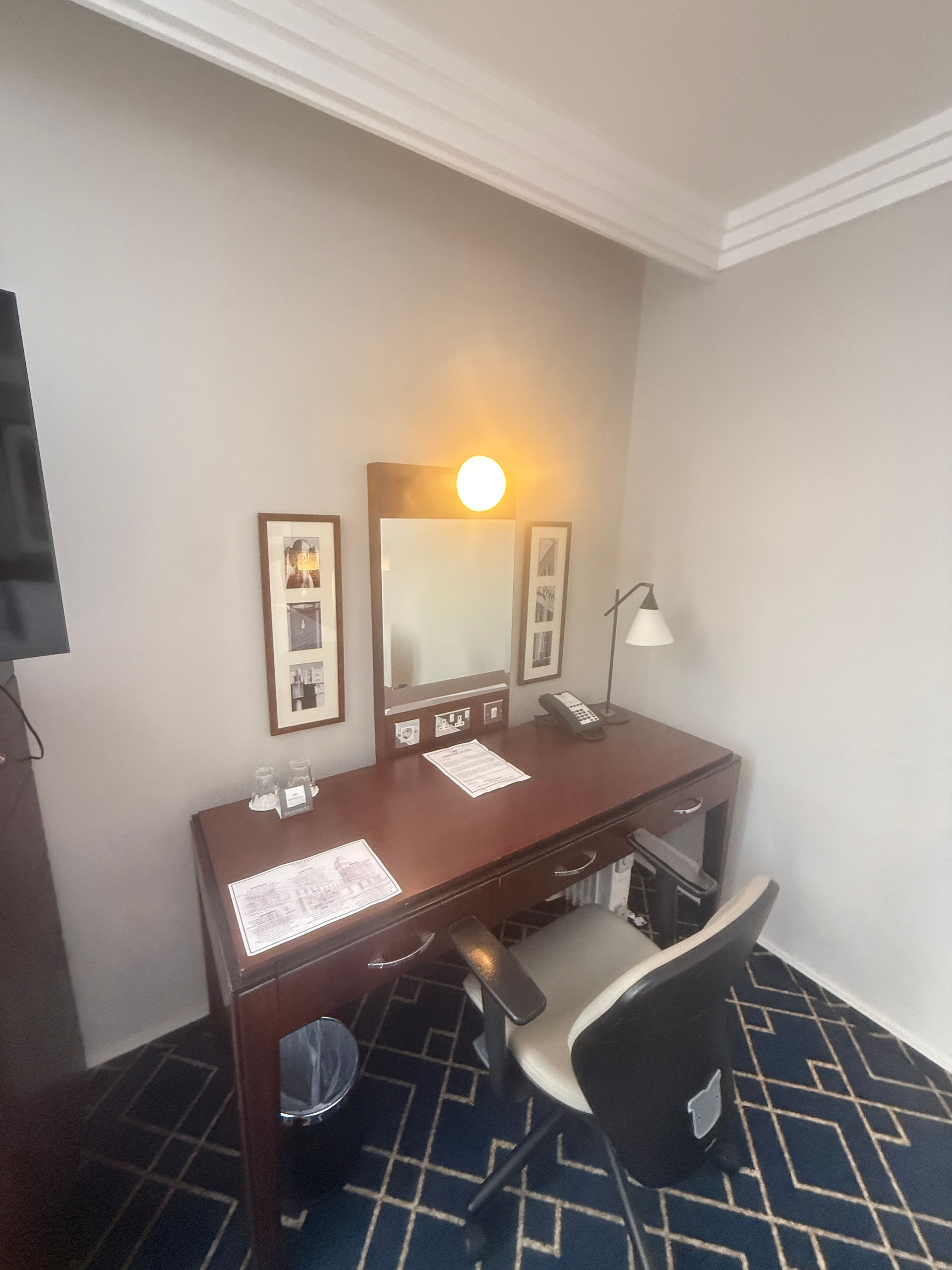 Desks at the Crowne Plaza Liverpool Airport 