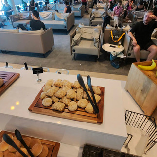   Aspire Lounge Amsterdam Schiphol bread rolls