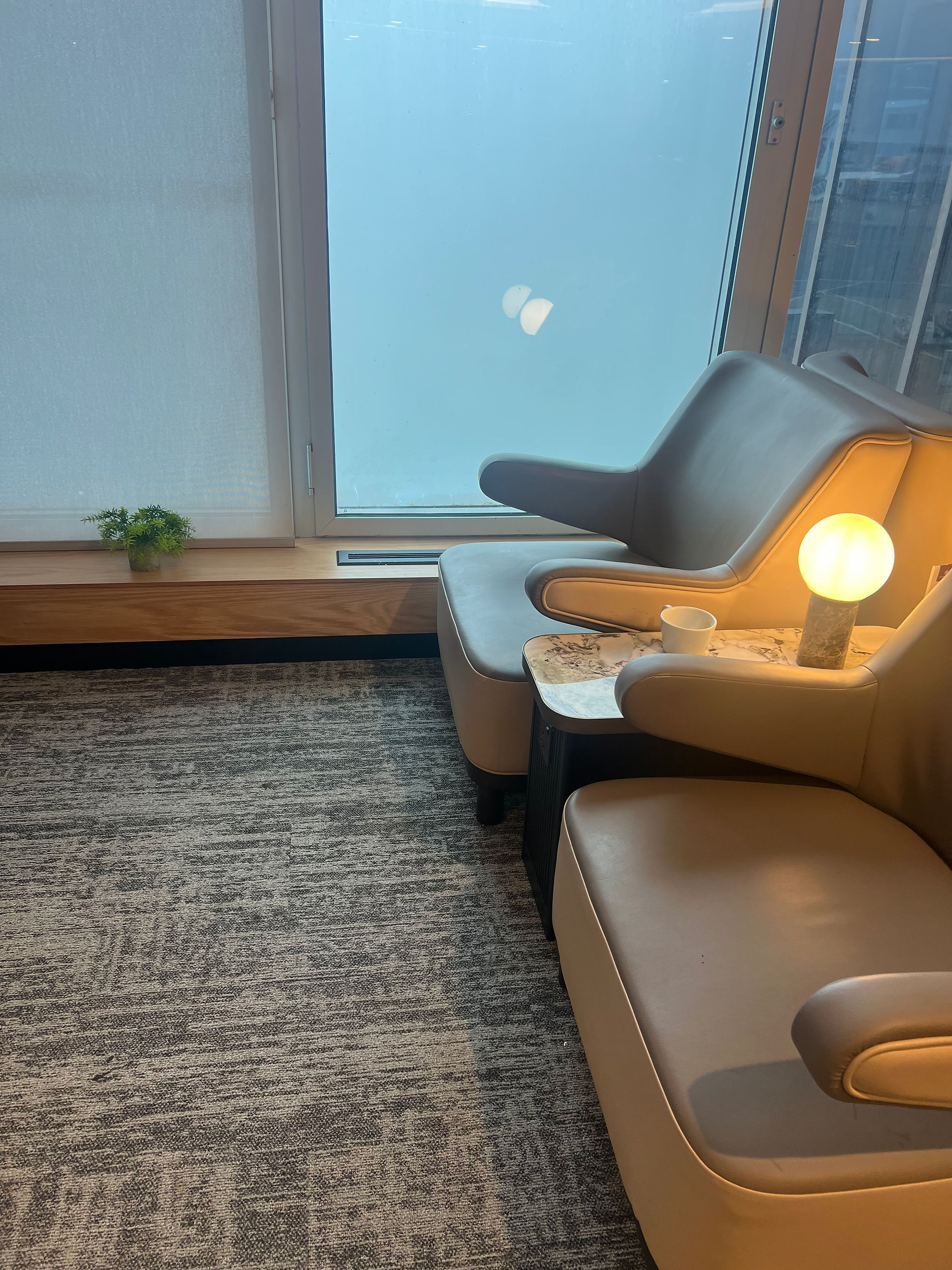 The Best Lounges at Heathrow – Ranked from Champagne to Chaos