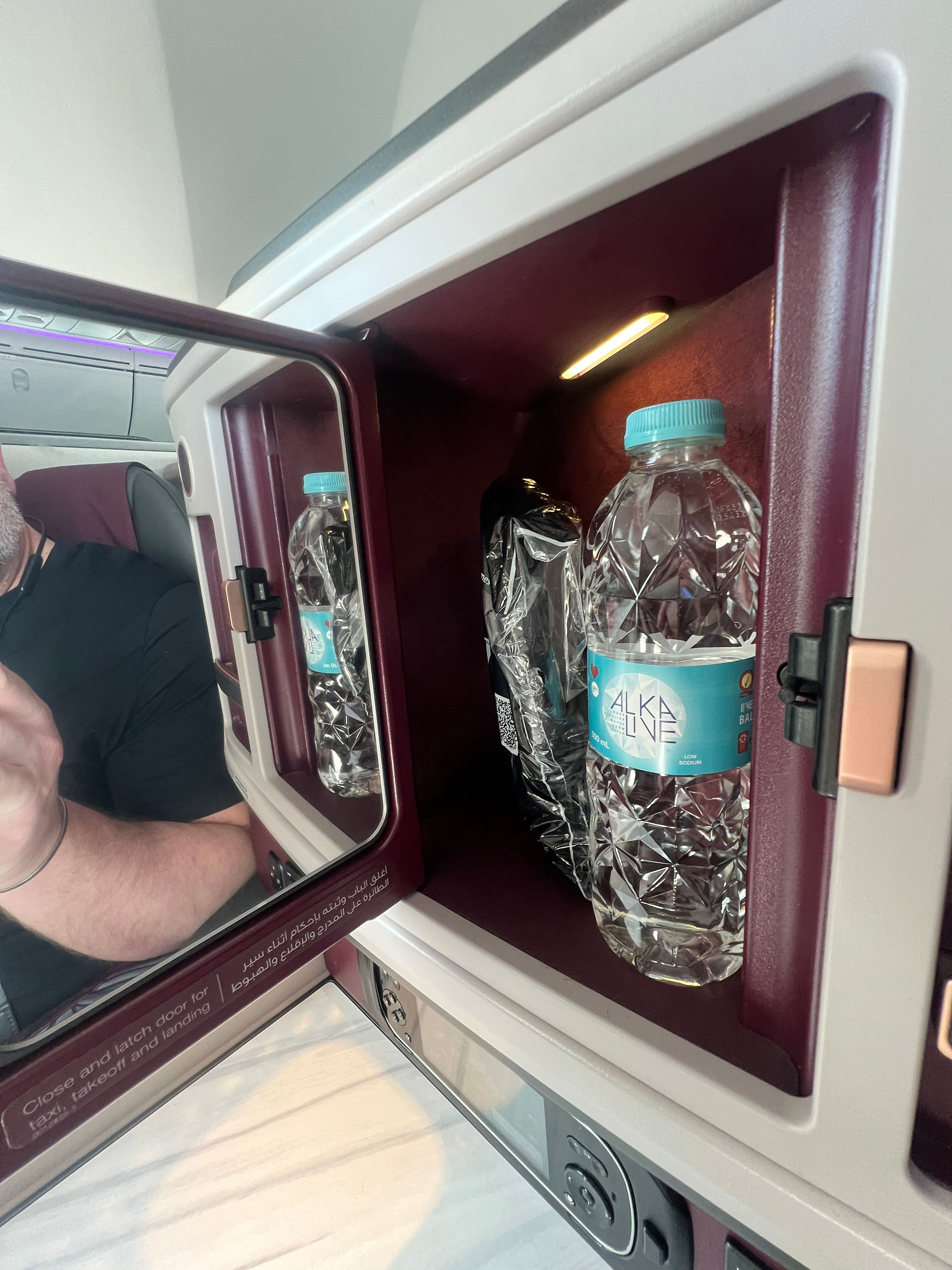 Flying in Style: My Qatar Airways Qsuite Experience on the 787