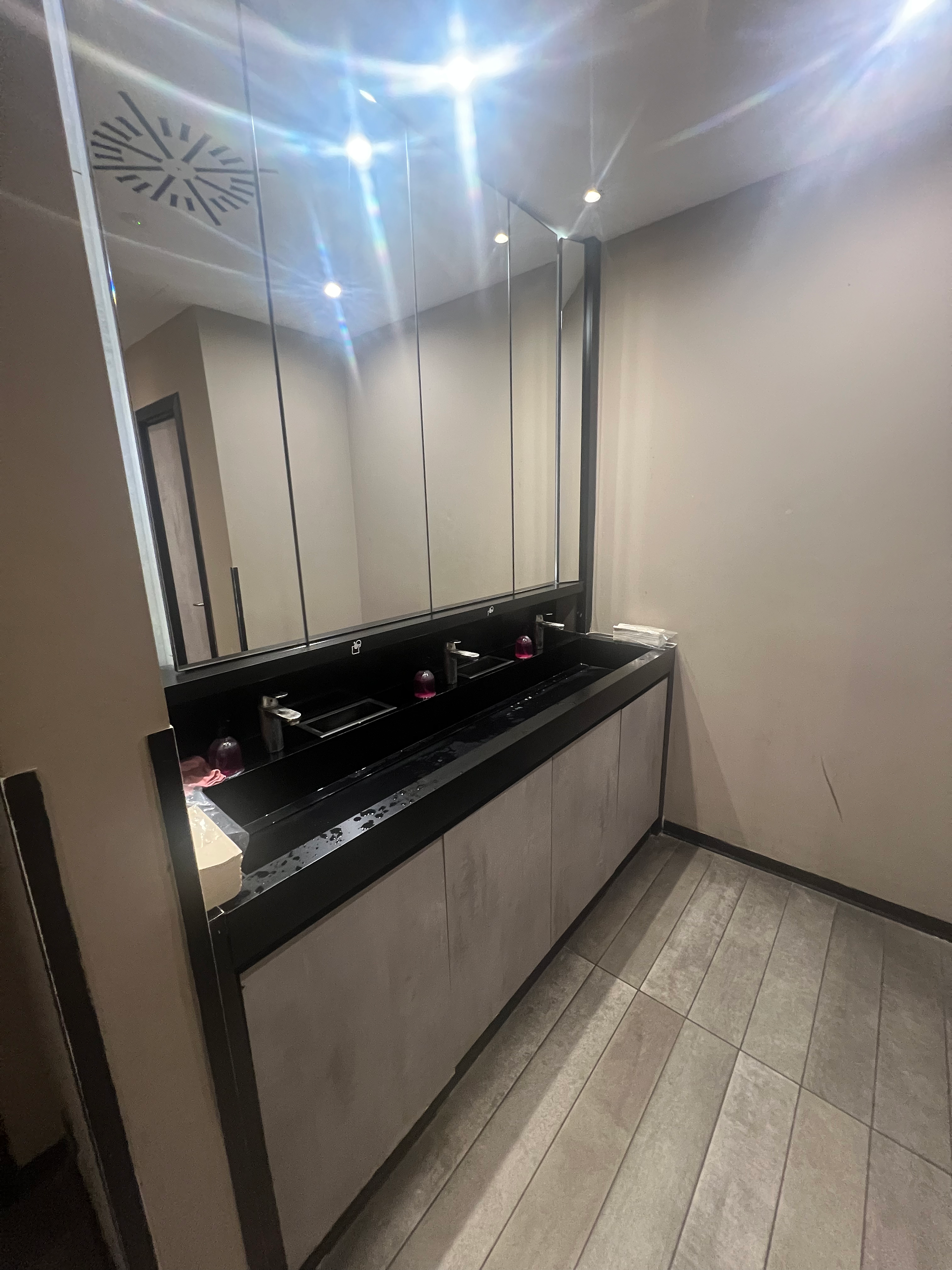 Relax in Style: Plaza Premium Lounge at Rome Fiumicino Airport Lounge Review