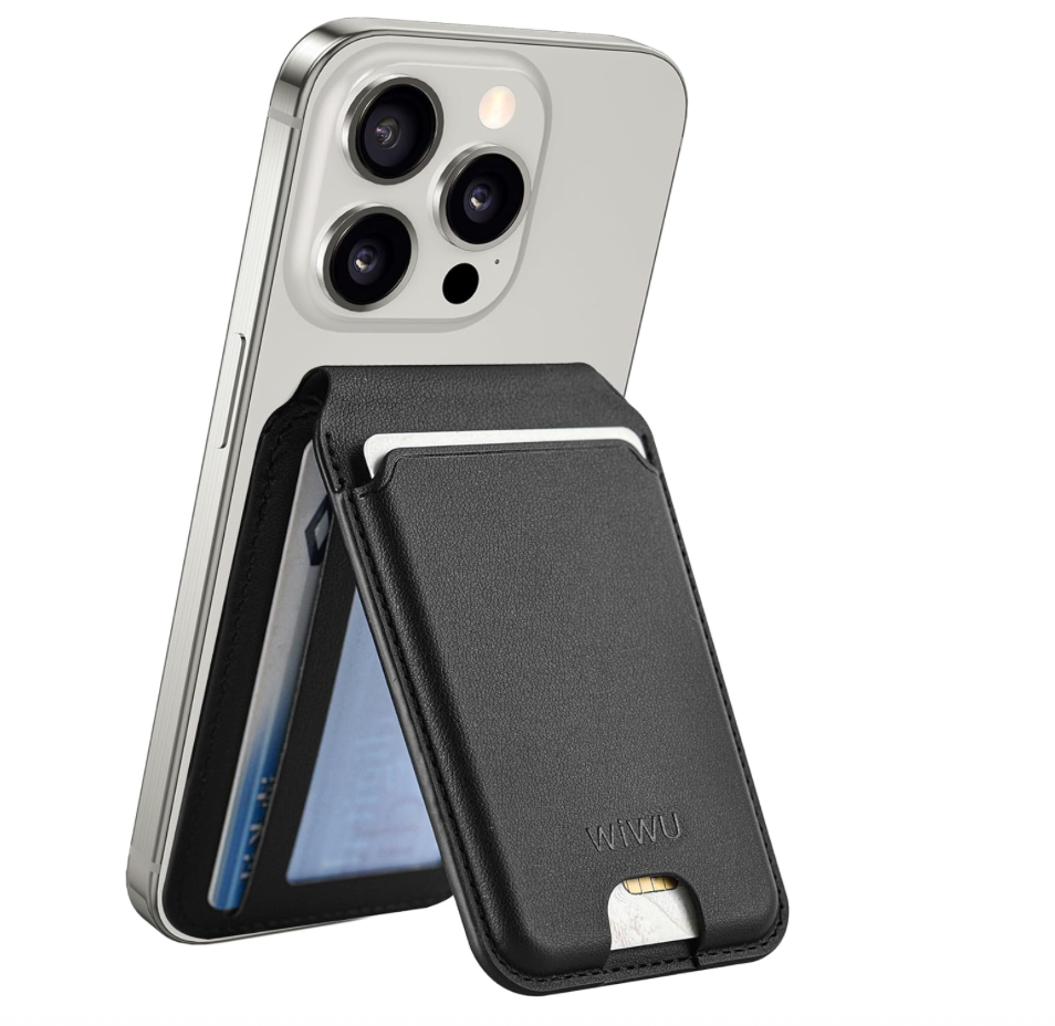 Top 10 Travel Essentials I Never Fly Without (Budget Airline Edition)