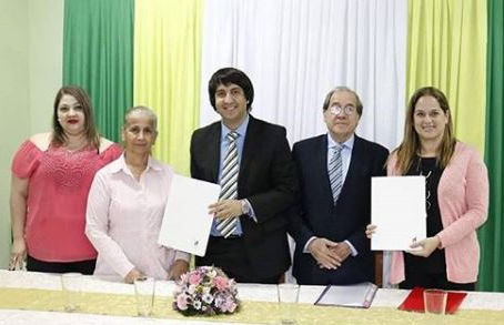 Firma de convenio con IE Intercultural Experience