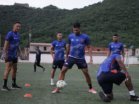 Academia Puerto Cabello vuelve a La Bombonerita