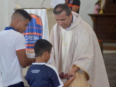 Con una conmemorativa misa en la catedral de la ciudad, Academia celebró su noveno aniversario