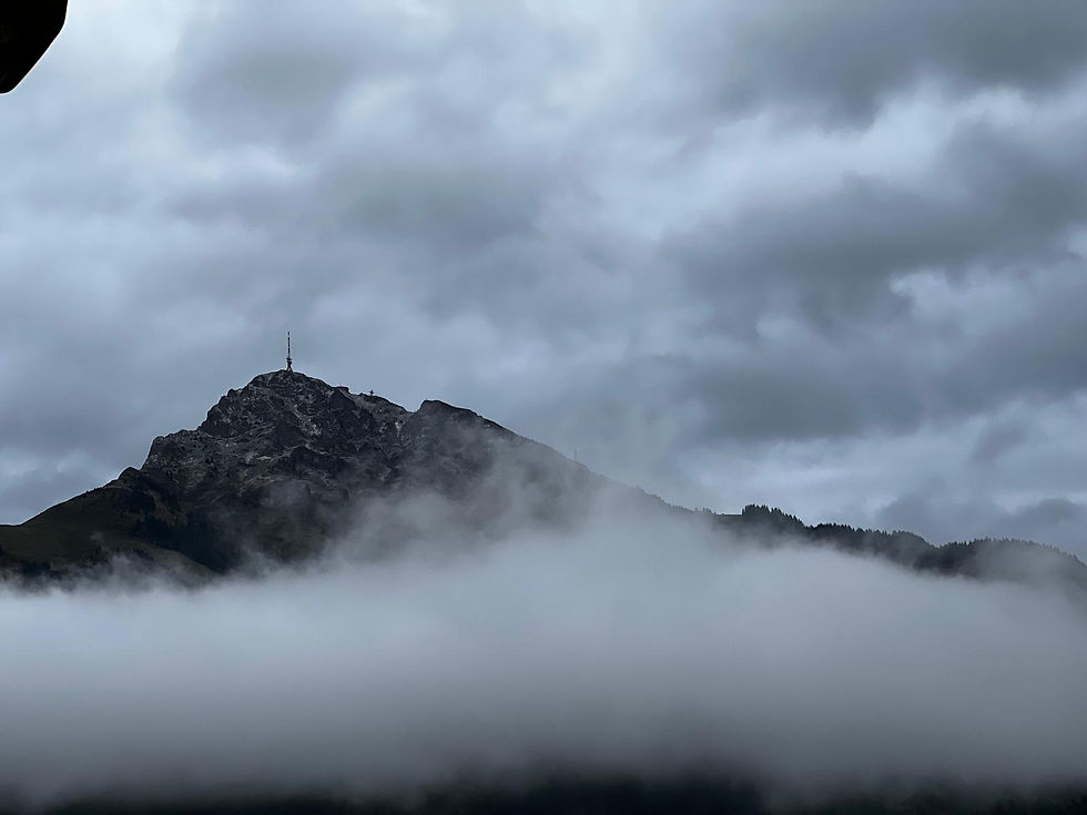Siempre entre la niebla se encuentra la cima.