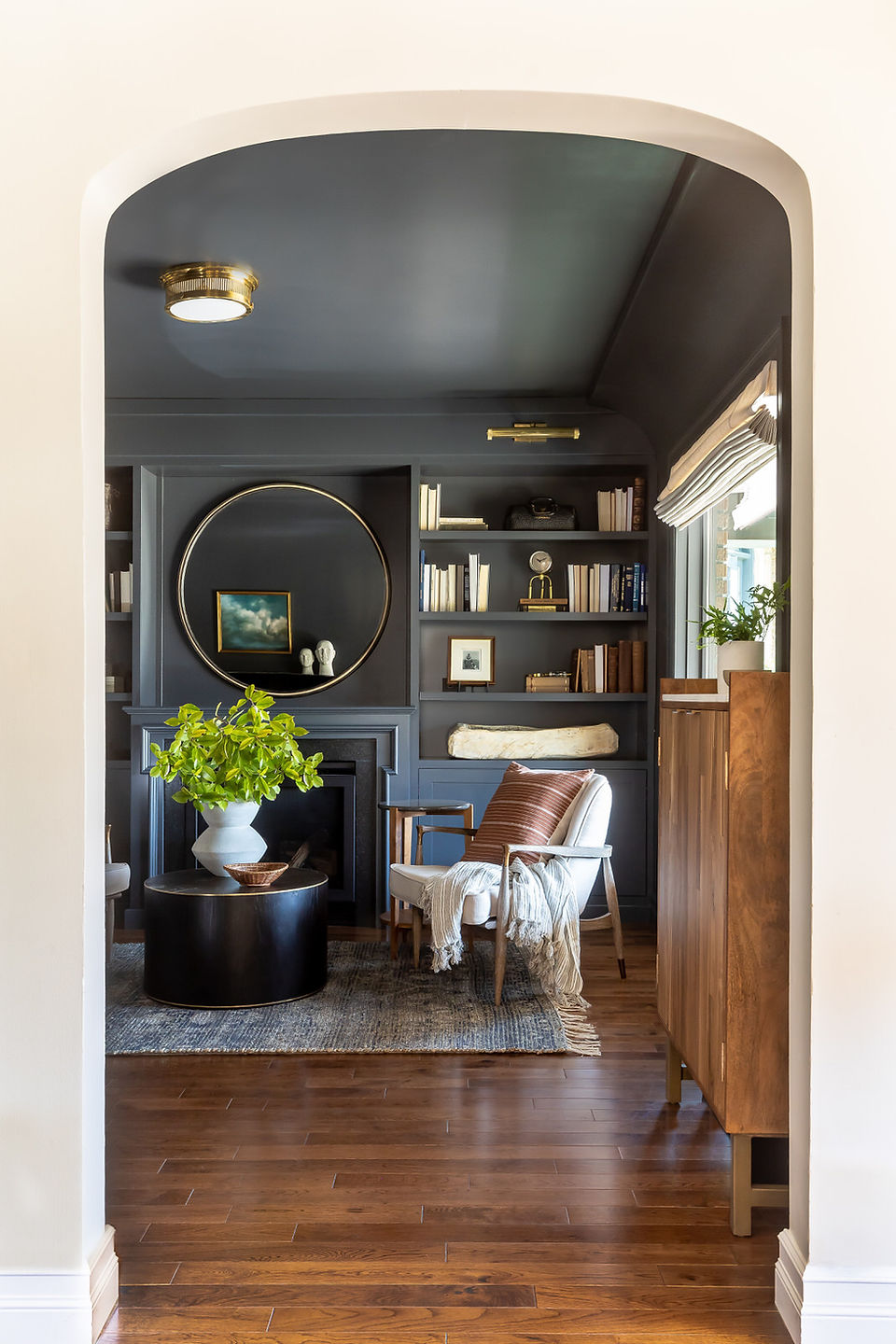 Dark color walls in a study