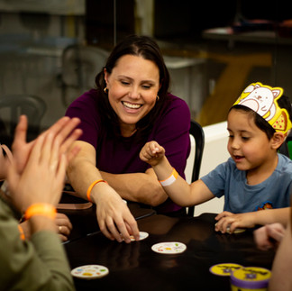 mãe e filho jogado dobble
