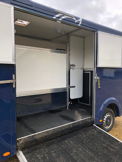 Self-drive-horsebox-hire-6.jpg
