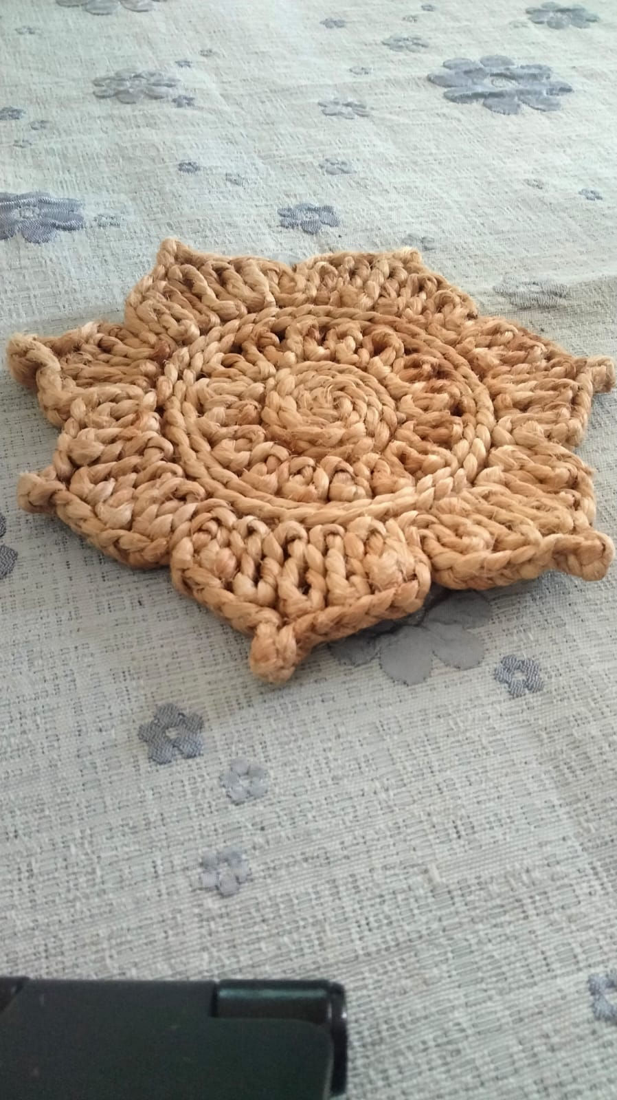 Pretty, jute coasters whcih are 100% made of natural fibre, table decor