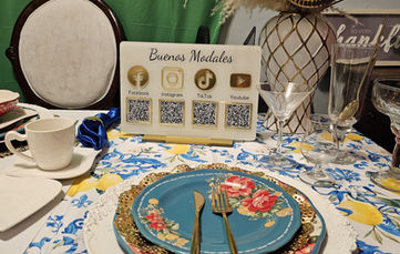 Acrylic sign in an event table