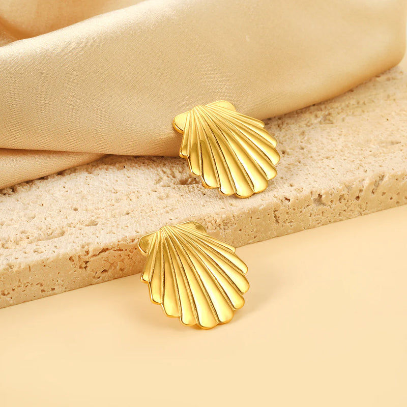 Thumbnail: Golden Shell Studs