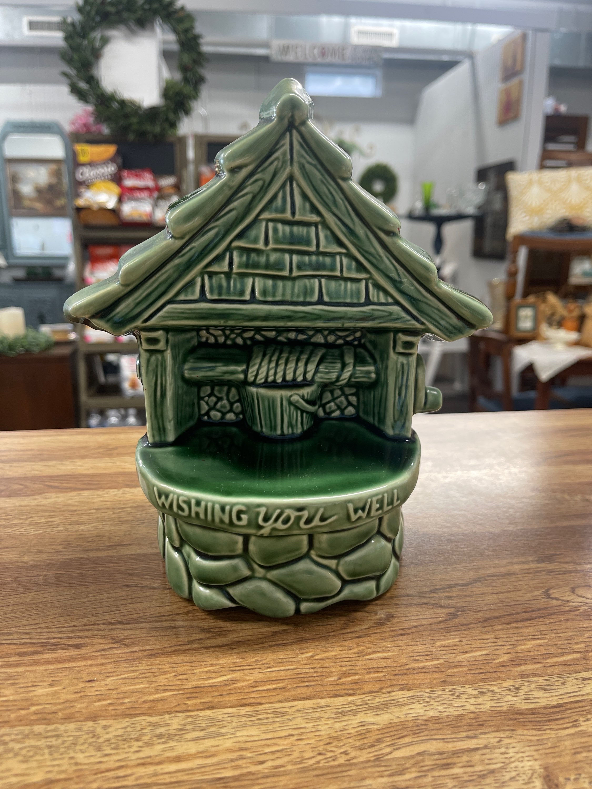 DM100 Vintage 1950s Green Wishing Well Planter