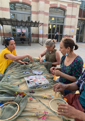 One more day at Le 104 Paris for an embroidery session on Nomadic Art Net 2021