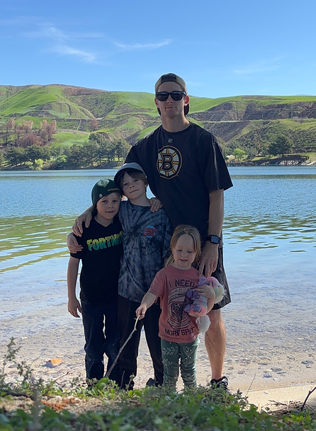 FamilyAtCastaicLake.JPG