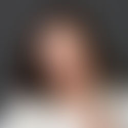 Modern clean headshot of Veronica Kucherov