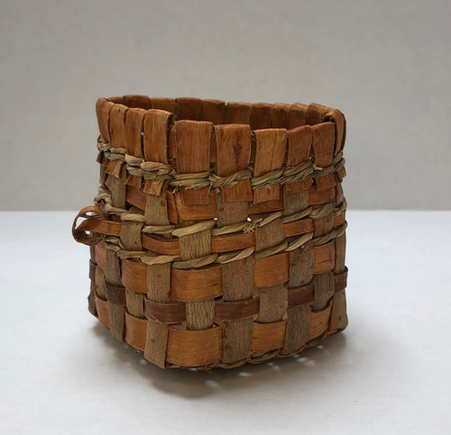 Plaited Basketry with Birch Bark 洋書カバー破れ Plaited Basketry with Birch Bark: Yarish, Vladimir, Hoppe