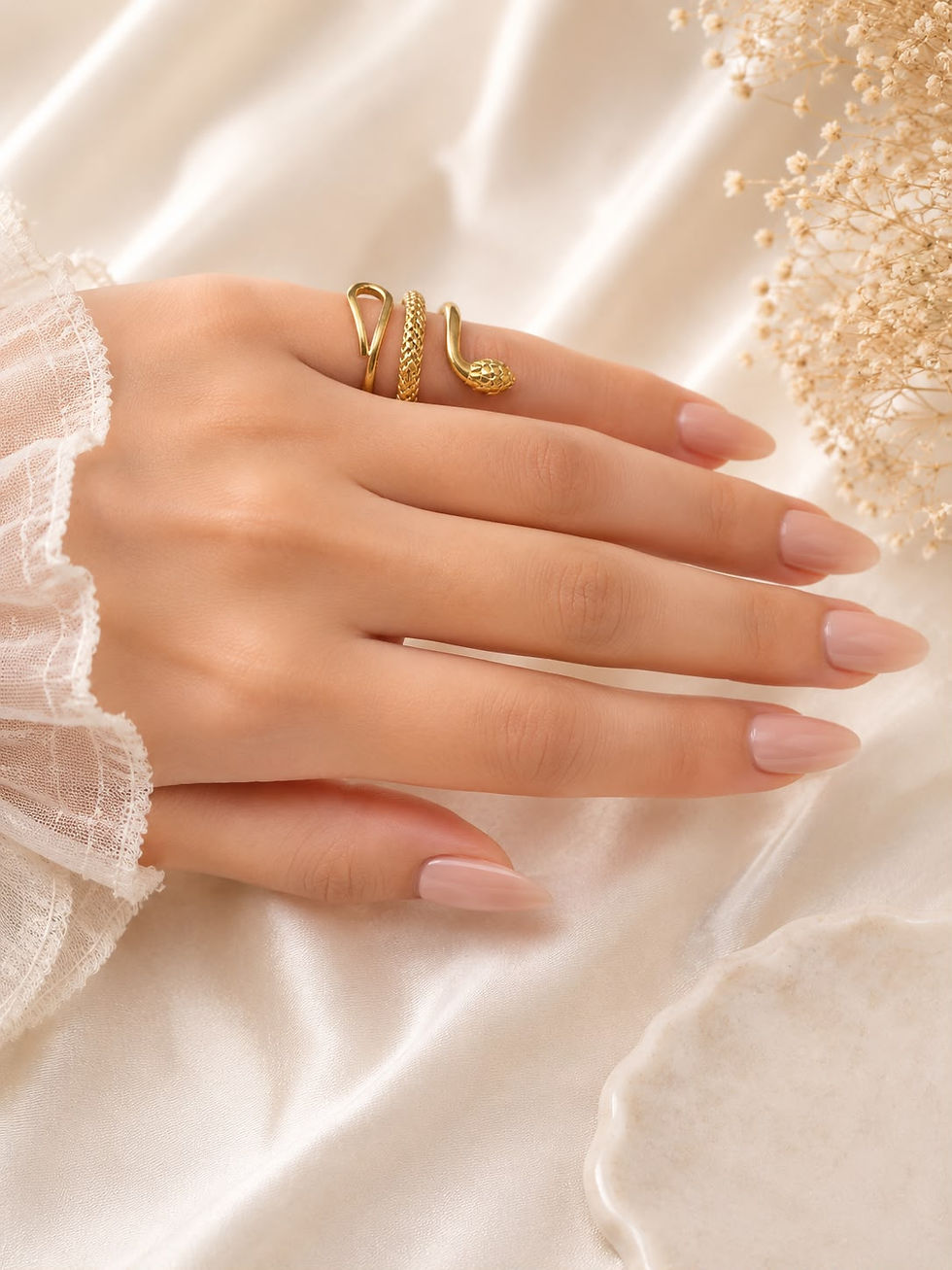 Thumbnail: Serpentine Ring