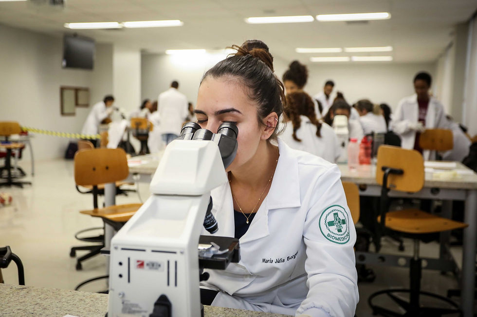 Curso de Biomedicina MultiExperiência, presencial noturno, IESB, localizado na Asa Sul, com mensalidades reduzidas pelo p