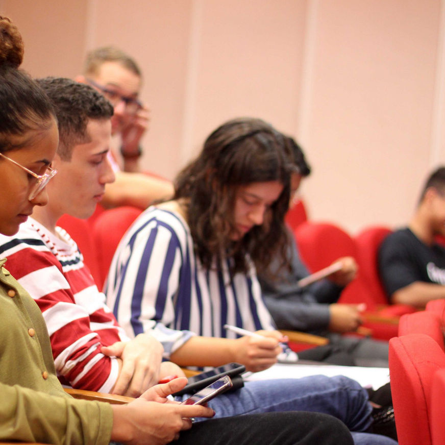 Curso de CST em Design Gráfico, presencial noturno, IESB, na Asa Sul, com mensalidades reduzidas por incentivos educacionais